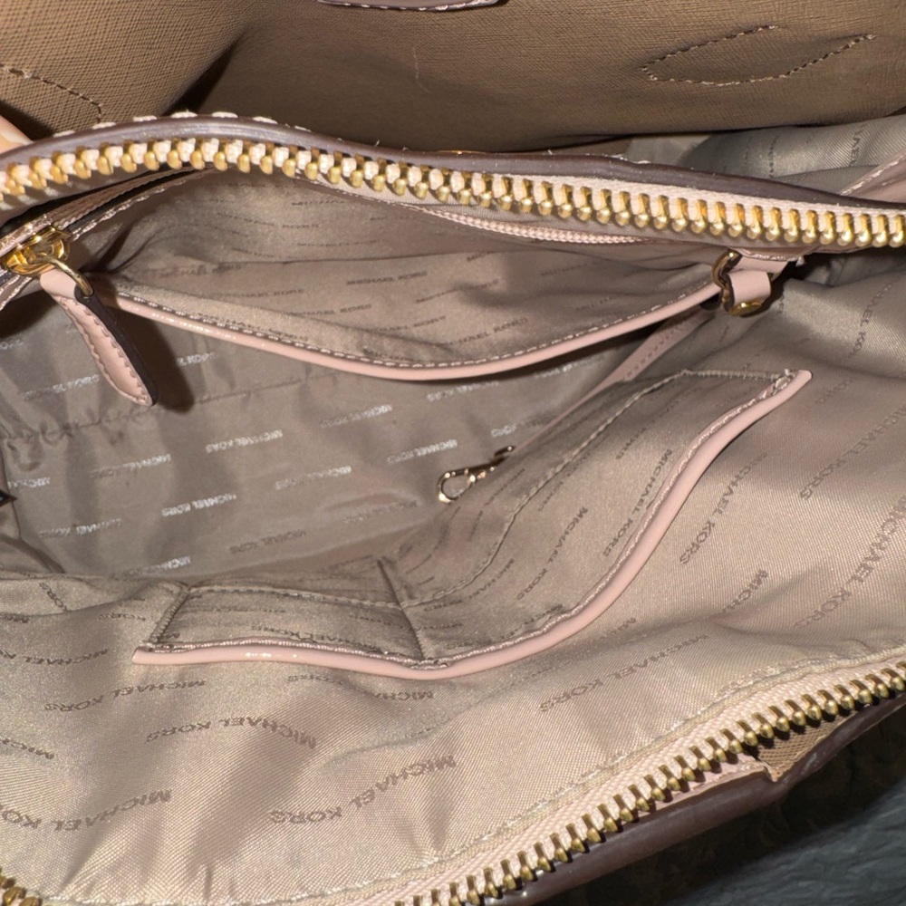 Michael Kors Blush Pink Purse - Picture 6 of 9